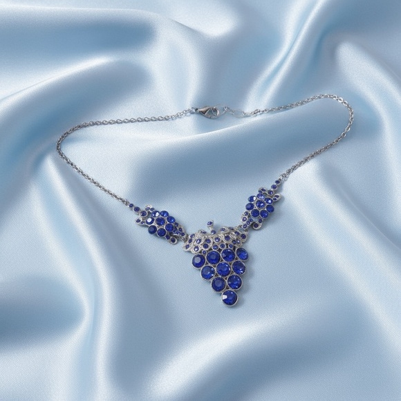 Jewelry - Vintage Blue Grapes Glass Crystal Silver tone Choker Necklace